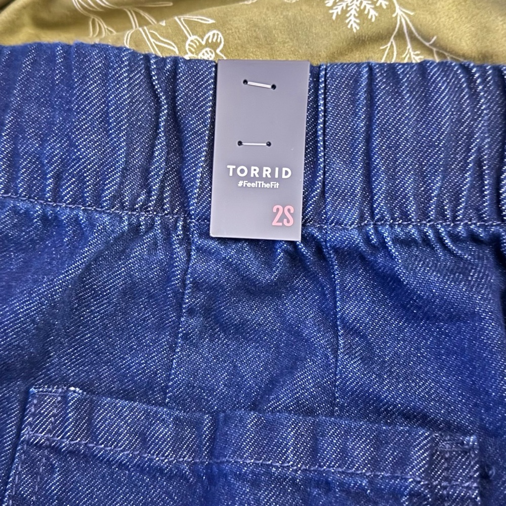 torrid Dark Navy Wide-Leg Jeans with White Side Stripe - Picture 8 of 9
